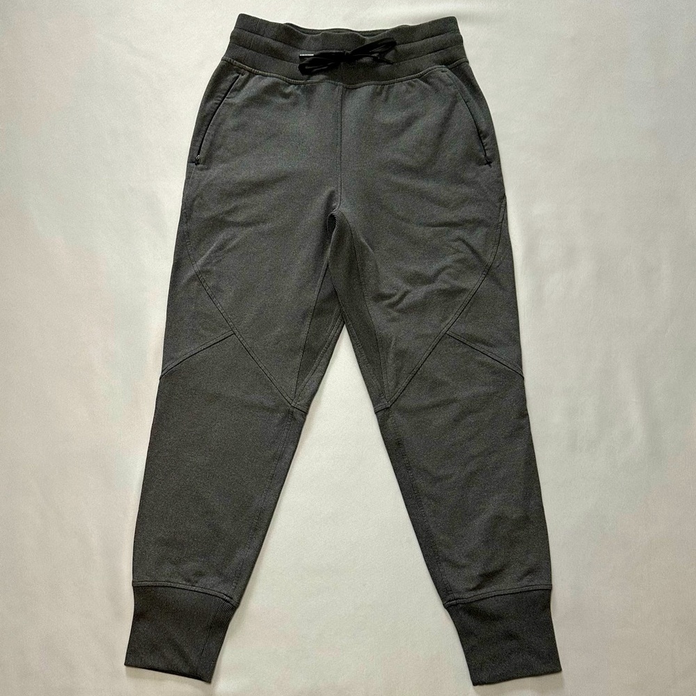Women’s Gray Lululemon Jogger Sweatpants Size 6